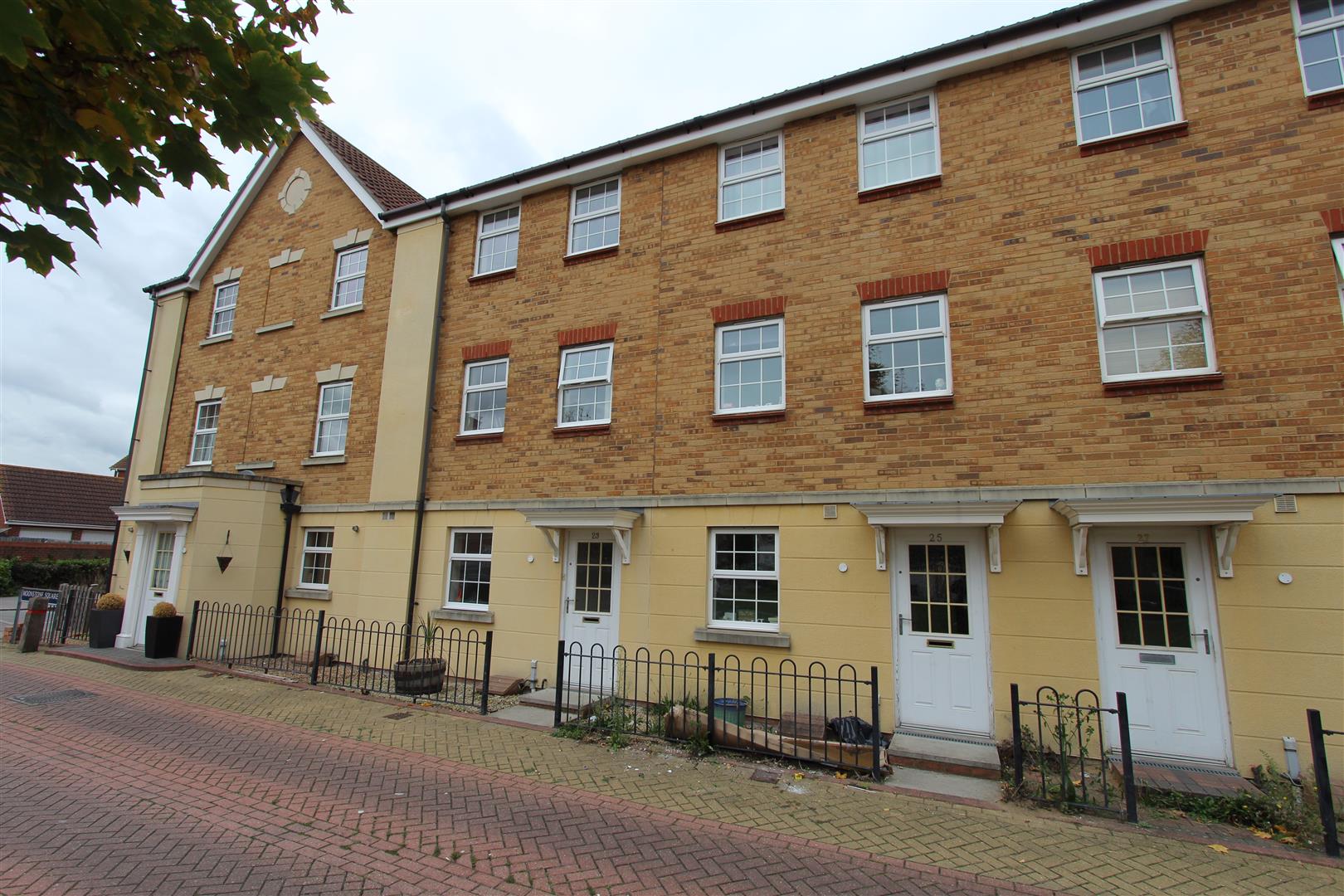 4 bedroom House to let in Moonstone Square, Sittingbourne, ME10